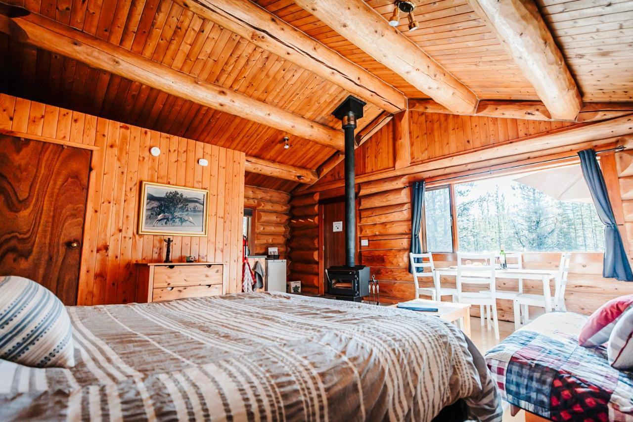 Rocky Mountain Escape Dome & Log Cabin Rentals - Rock Lake Rock Lake Lodge Provincial Park Exterior photo