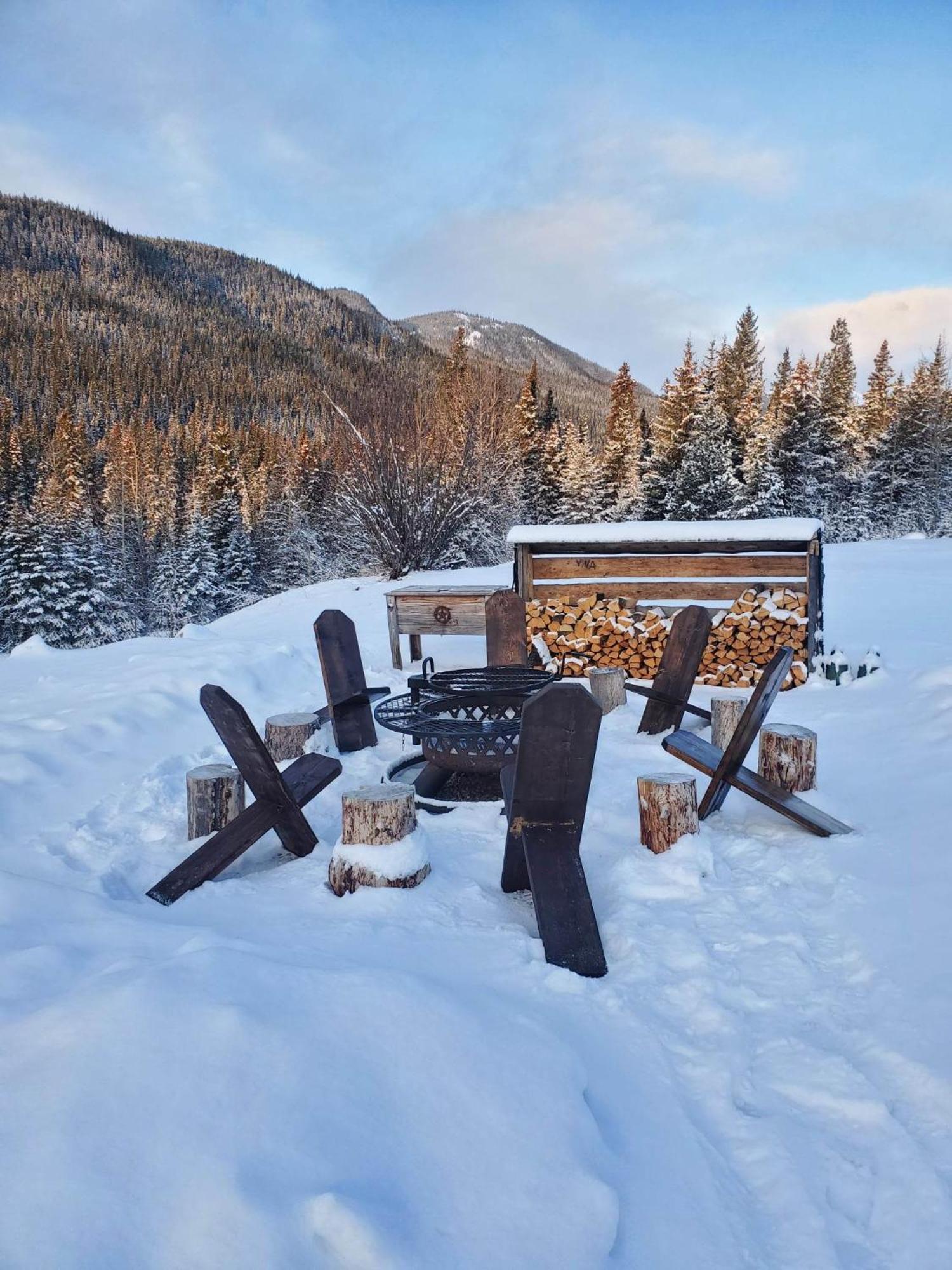Rocky Mountain Escape Dome & Log Cabin Rentals - Rock Lake Rock Lake Lodge Provincial Park Exterior photo